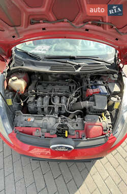 Хэтчбек Ford Fiesta 2011 в 