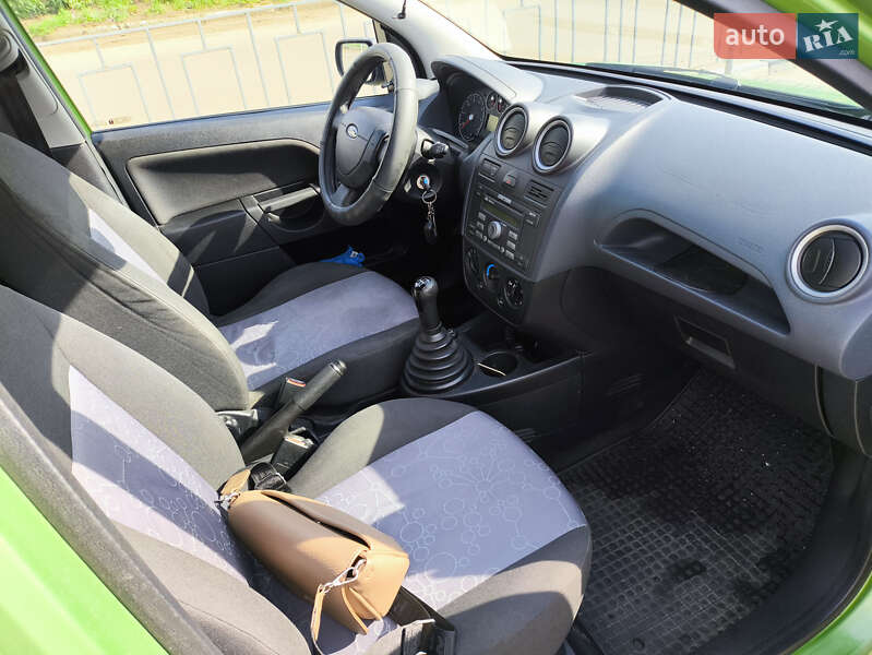Хетчбек Ford Fiesta 2007 в Сумах