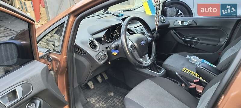 Хэтчбек Ford Fiesta 2013 в Изюме