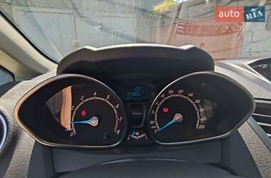 Хэтчбек Ford Fiesta 2013 в 