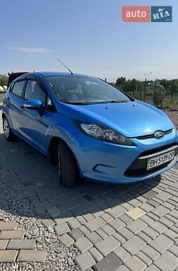 Хэтчбек Ford Fiesta 2010 в 