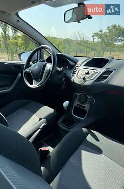 Хэтчбек Ford Fiesta 2010 в 