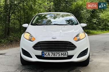 Хэтчбек Ford Fiesta 2015 в 