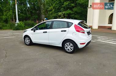 Хэтчбек Ford Fiesta 2012 в 