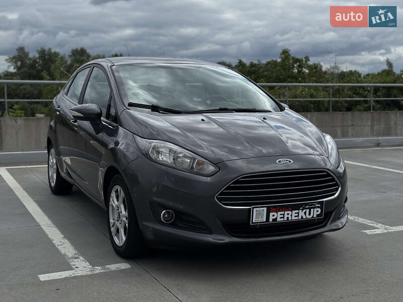 Седан Ford Fiesta 2016 в 