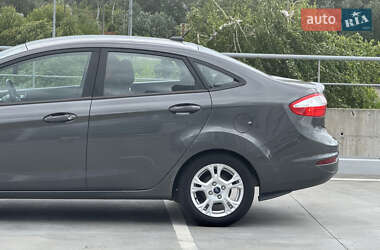 Седан Ford Fiesta 2016 в 