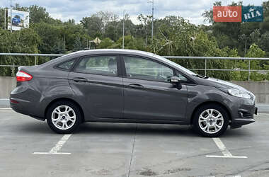 Седан Ford Fiesta 2016 в 
