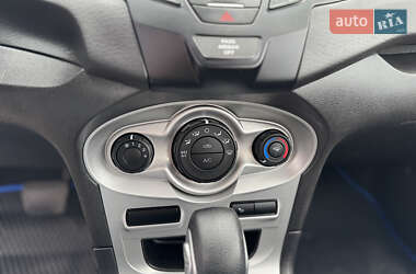 Седан Ford Fiesta 2016 в 