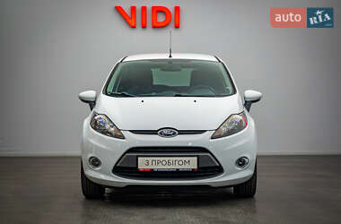Хэтчбек Ford Fiesta 2011 в 