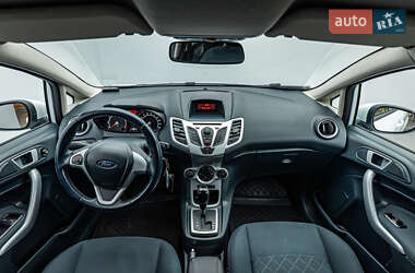 Хэтчбек Ford Fiesta 2011 в 