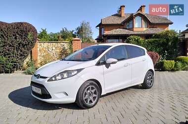 Хэтчбек Ford Fiesta 2011 в 