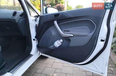 Хэтчбек Ford Fiesta 2011 в 