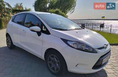Хэтчбек Ford Fiesta 2011 в 