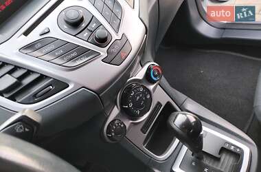 Хэтчбек Ford Fiesta 2011 в 