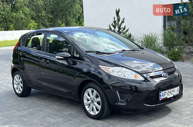 Хэтчбек Ford Fiesta 2013 в 