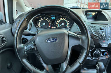Хэтчбек Ford Fiesta 2013 в 