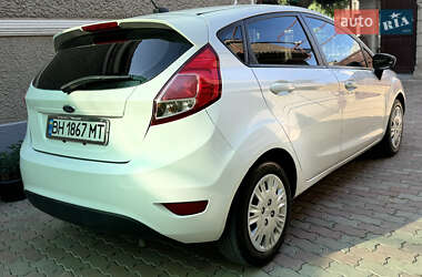 Хэтчбек Ford Fiesta 2013 в 