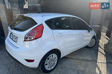 Хэтчбек Ford Fiesta 2013 в 
