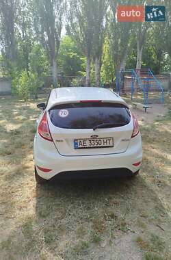 Хэтчбек Ford Fiesta 2012 в 