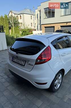 Седан Ford Fiesta 2012 в 