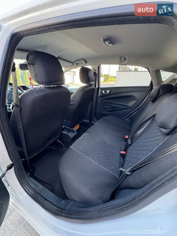 Седан Ford Fiesta 2012 в Ивано-Франковске