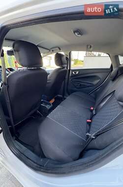 Седан Ford Fiesta 2012 в 