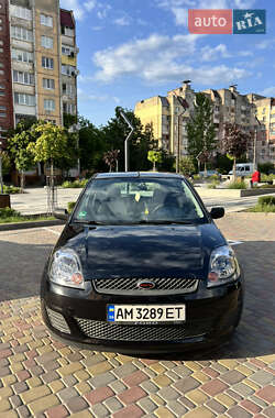 Хэтчбек Ford Fiesta 2007 в 