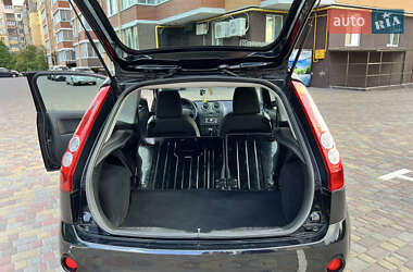 Хэтчбек Ford Fiesta 2007 в 