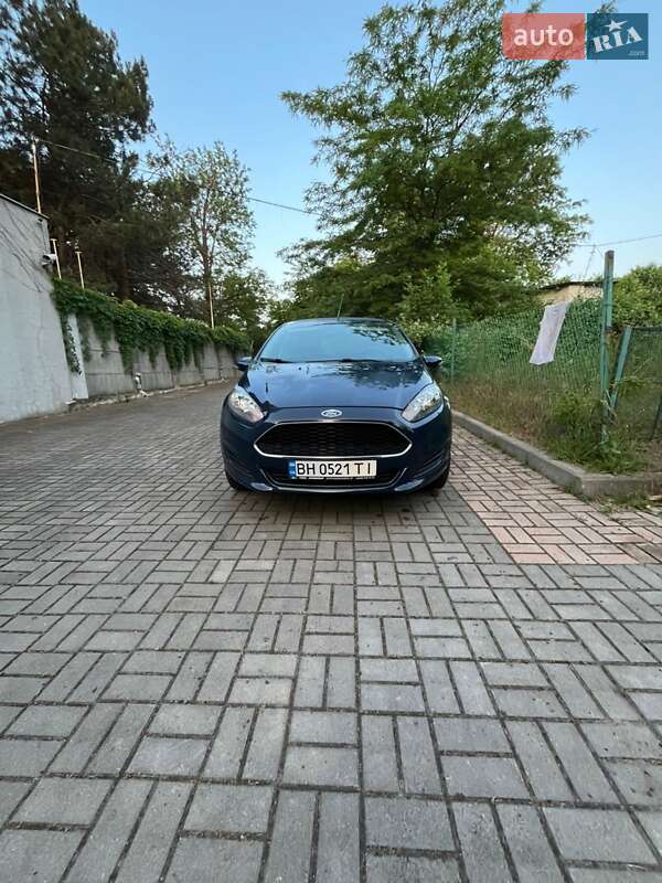 Хэтчбек Ford Fiesta 2017 в 