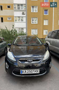 Хэтчбек Ford Fiesta 2012 в 