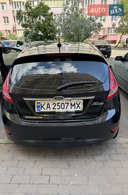 Хэтчбек Ford Fiesta 2012 в 