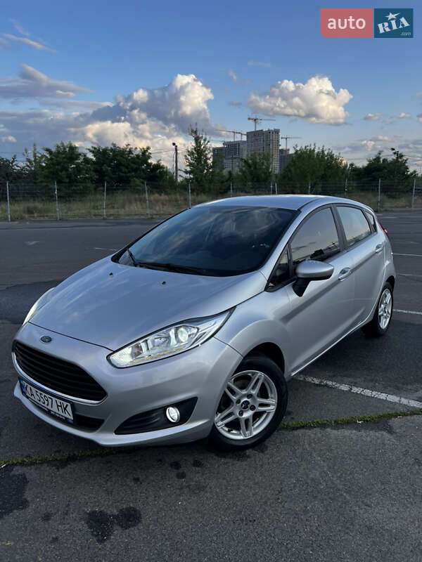 Хетчбек Ford Fiesta 2017 в Києві