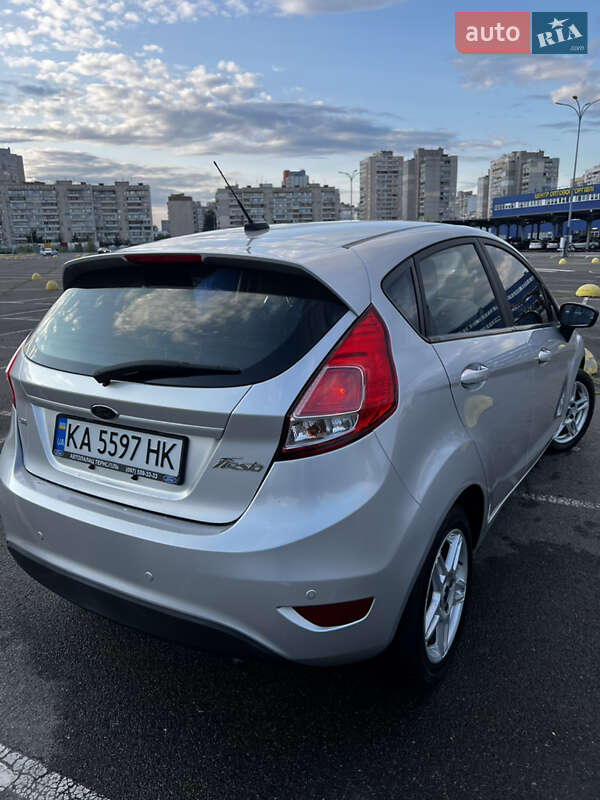 Хетчбек Ford Fiesta 2017 в Києві