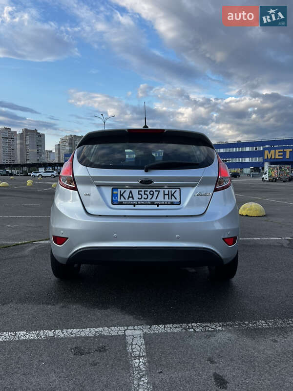 Хетчбек Ford Fiesta 2017 в Києві