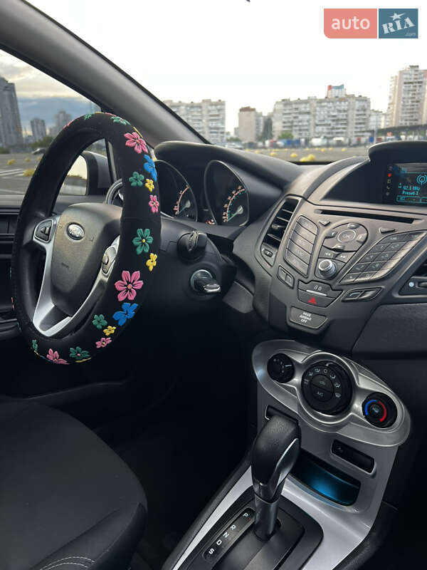 Хетчбек Ford Fiesta 2017 в Києві