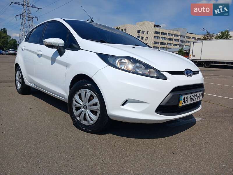 Хэтчбек Ford Fiesta 2012 в Киеве