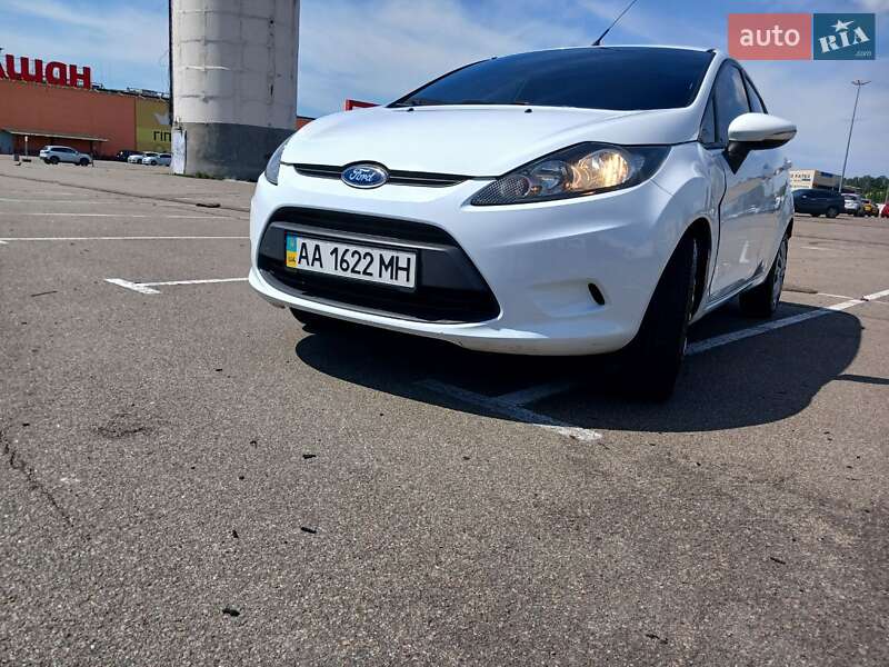 Хэтчбек Ford Fiesta 2012 в Киеве