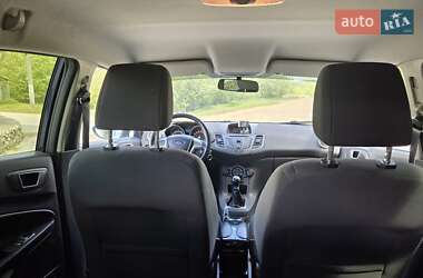 Хэтчбек Ford Fiesta 2013 в Шумске