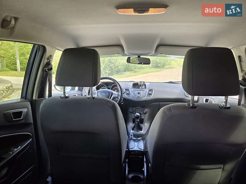 Хэтчбек Ford Fiesta 2013 в Шумске