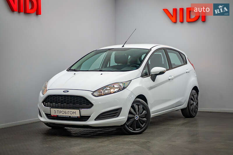Хэтчбек Ford Fiesta 2017 в 