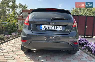 Хэтчбек Ford Fiesta 2011 в 