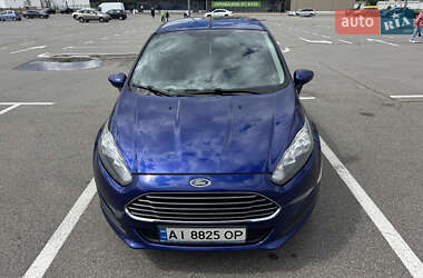 Хэтчбек Ford Fiesta 2015 в 