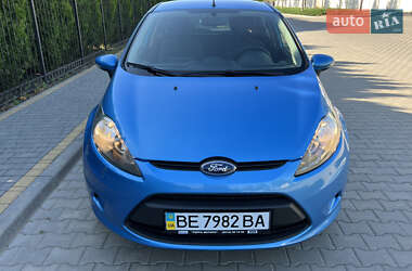 Хэтчбек Ford Fiesta 2012 в 