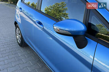 Хэтчбек Ford Fiesta 2012 в 