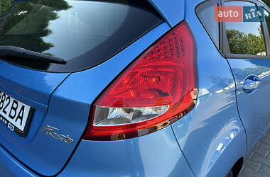Хэтчбек Ford Fiesta 2012 в 