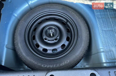 Хэтчбек Ford Fiesta 2012 в 