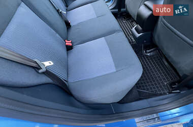 Хэтчбек Ford Fiesta 2012 в 