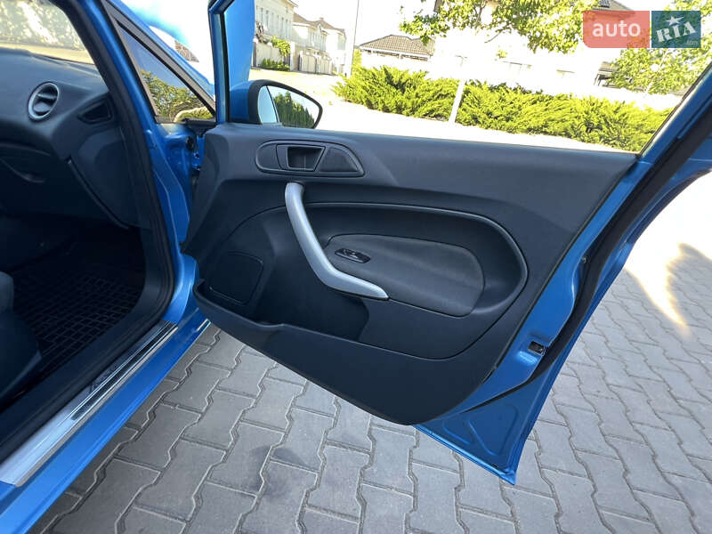 Хэтчбек Ford Fiesta 2012 в Одессе