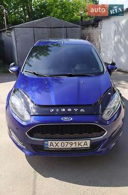 Хэтчбек Ford Fiesta 2016 в 