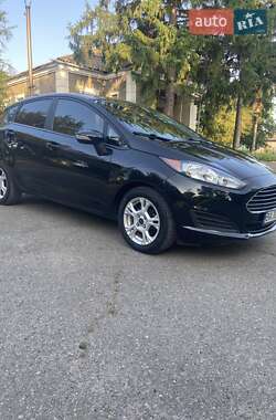 Хэтчбек Ford Fiesta 2015 в 